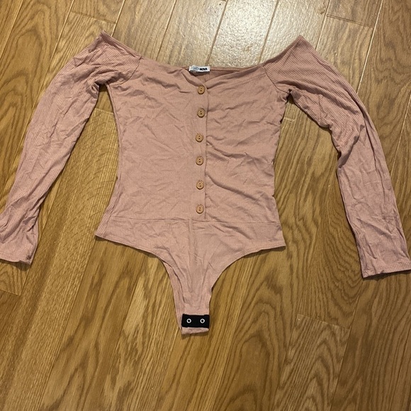FASHION Nova Women’s  Dusty Rose Bodysuit ( Size Small) - Picture 3 of 6